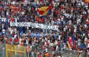 striscione de rossi