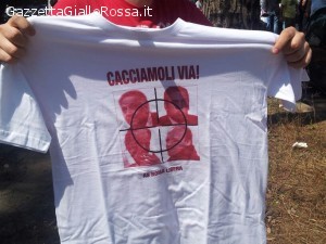 La maglia "Cacciamoli via!"