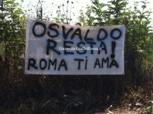 Striscione Trigoria per Osvaldo