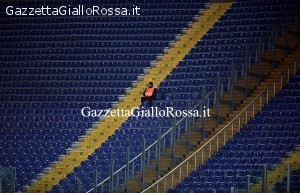 Curva Sud vuota