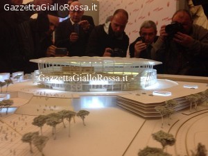 Plastico nuovo stadio