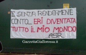 Striscione fuori Trigoria