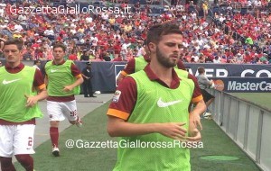 Pjanic si riscalda a pochi minuti dal suo ingresso in Roma-United