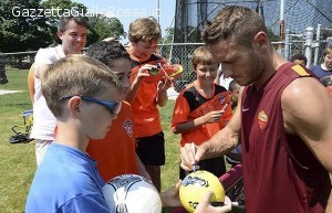 Totti incontra i piccoli tifosi americani (foto asroma)