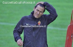 Rudi Garcia sotto la pioggia a Bad Waltersdorf