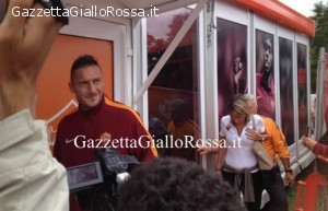 Totti nike store