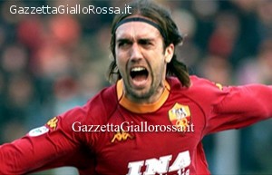 Batistuta esulta dopo un gol