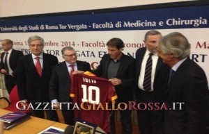 Rudi Garcia Premio Etica dello Sport maglia Totti