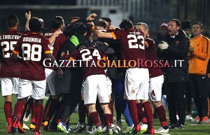 Cesena-Roma esultanza squadra