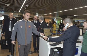 Squadra in partenza da Fiumicino (Foto As Roma)