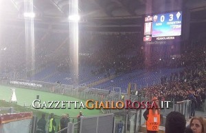 Tifosi abbandonano la Curva Sud