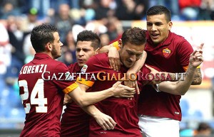 Roma-Atalanta esultanza Totti