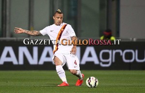 Sassuolo-Roma Nainggolan in azione