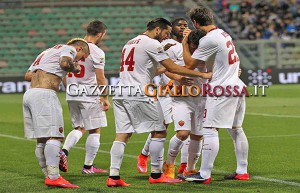 Sassuolo-Roma esultanza squadra