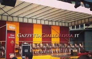 Il palco dove avverrà la presentazione della squadra