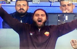 De Rossi esulta