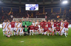 Voi Siete Leggenda foto di gruppo (Foto As Roma)