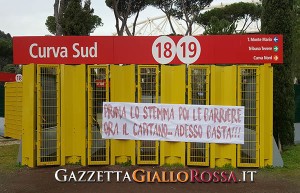 striscione Curva Sud