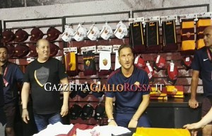 Totti nel Roma Store di Pinzolo