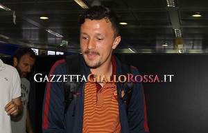 Mario Rui in stampelle Fiumicino01