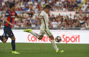 ROME, ITALY - SEPTEMBER 03: AS Roma player Manuel Iturbe scores the goal  during the friendly match between AS Roma and San Lorenzo at Stadio Olimpico on September 3, 2016 in Rome, Italy.  (Photo by Luciano Rossi/AS Roma via Getty Images)