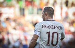 ROME, ITALY - SEPTEMBER 03: Francesco Totti during the friendly match between AS Roma and San Lorenzo at Stadio Olimpico on September 3, 2016 in Rome, Italy.  (Photo by Luciano Rossi/AS Roma via Getty Images)