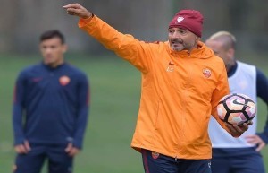 Spalletti dà indicazioni (foto AS Roma)