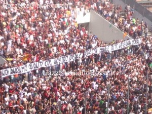 Sassuolo-Roma Striscione tifosi Roma